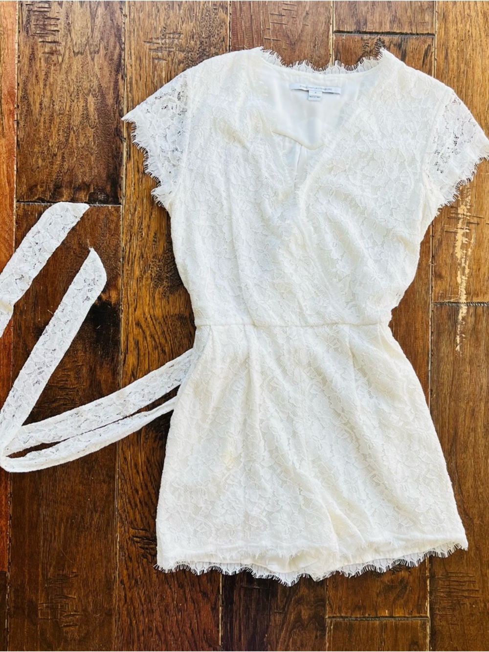 Diane von Furstenberg Designer White Lace Dress/Romper - like new